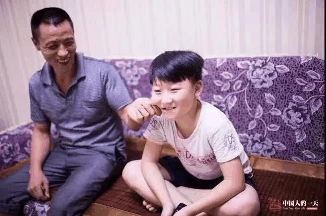 班主任坦言：學(xué)霸非天生，班級前10的孩子，90%都來自這4種家庭！