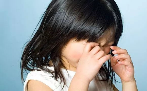 和孩子“發(fā)脾氣”是最笨的教育方式！這幾點教你如何教育孩子？