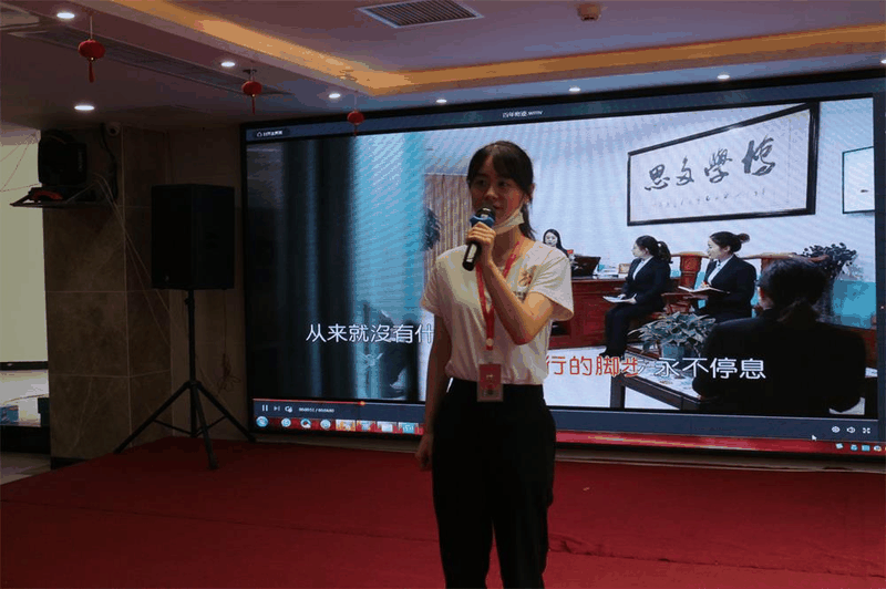 百年好房經(jīng)紀(jì)人三部曲：做人、做事、成交，每一曲都會(huì)讓客戶滿意！