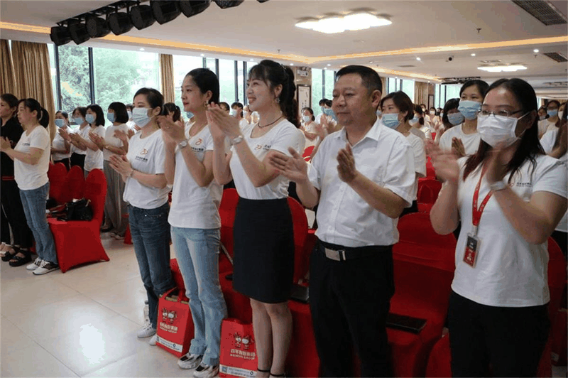 攻堅(jiān)克難，鼓足干勁，堅(jiān)決完成全年目標(biāo)任務(wù)