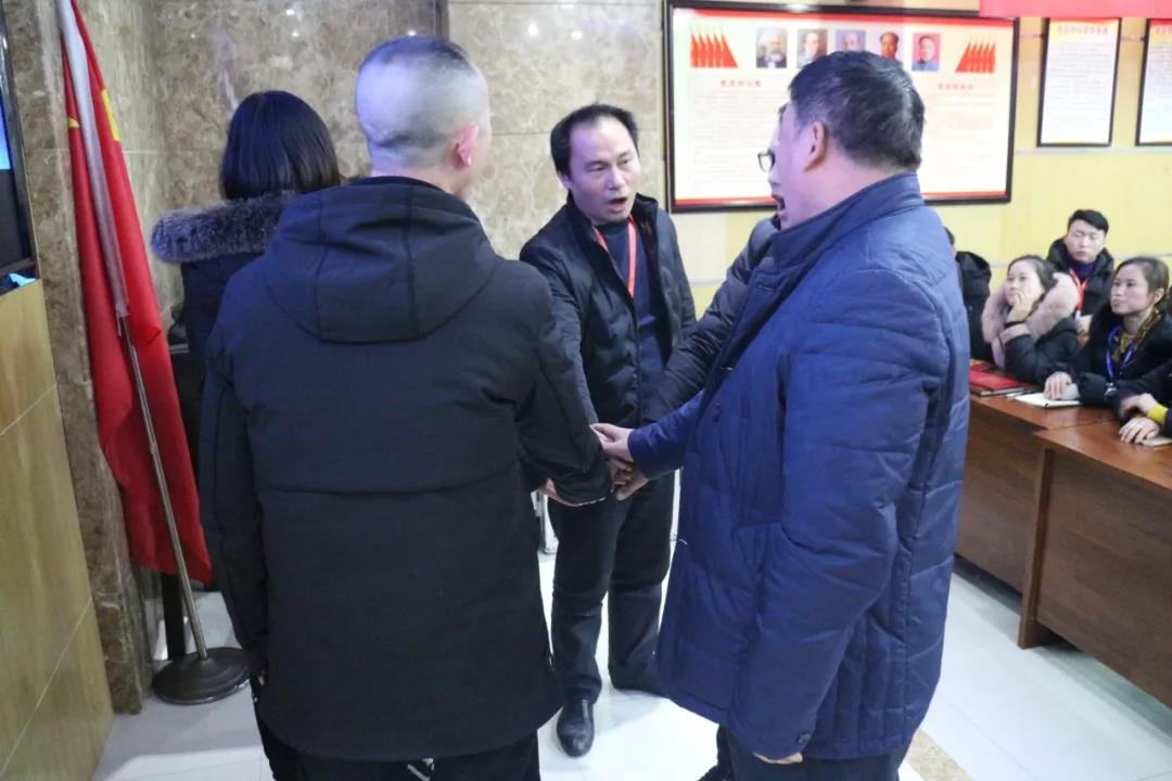 2019年，我們還在做房產(chǎn)中介，買房、賣房請放心找我們！