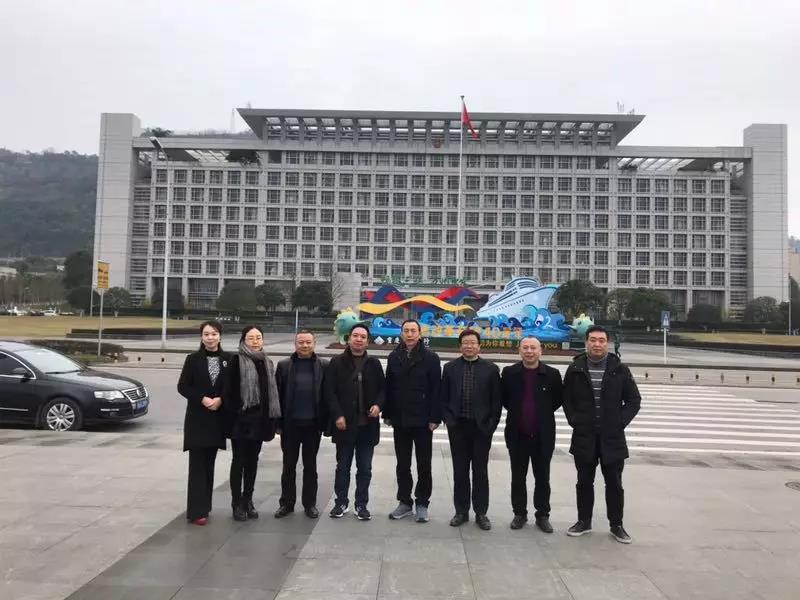 熱烈歡迎市教委交叉檢查組及區(qū)教委領導蒞臨百年教育指導工作！